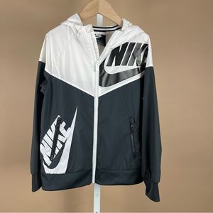 Nike Boys XS Full Zip Hooded Windrunner Graphic Logo Jacket Windbreaker
